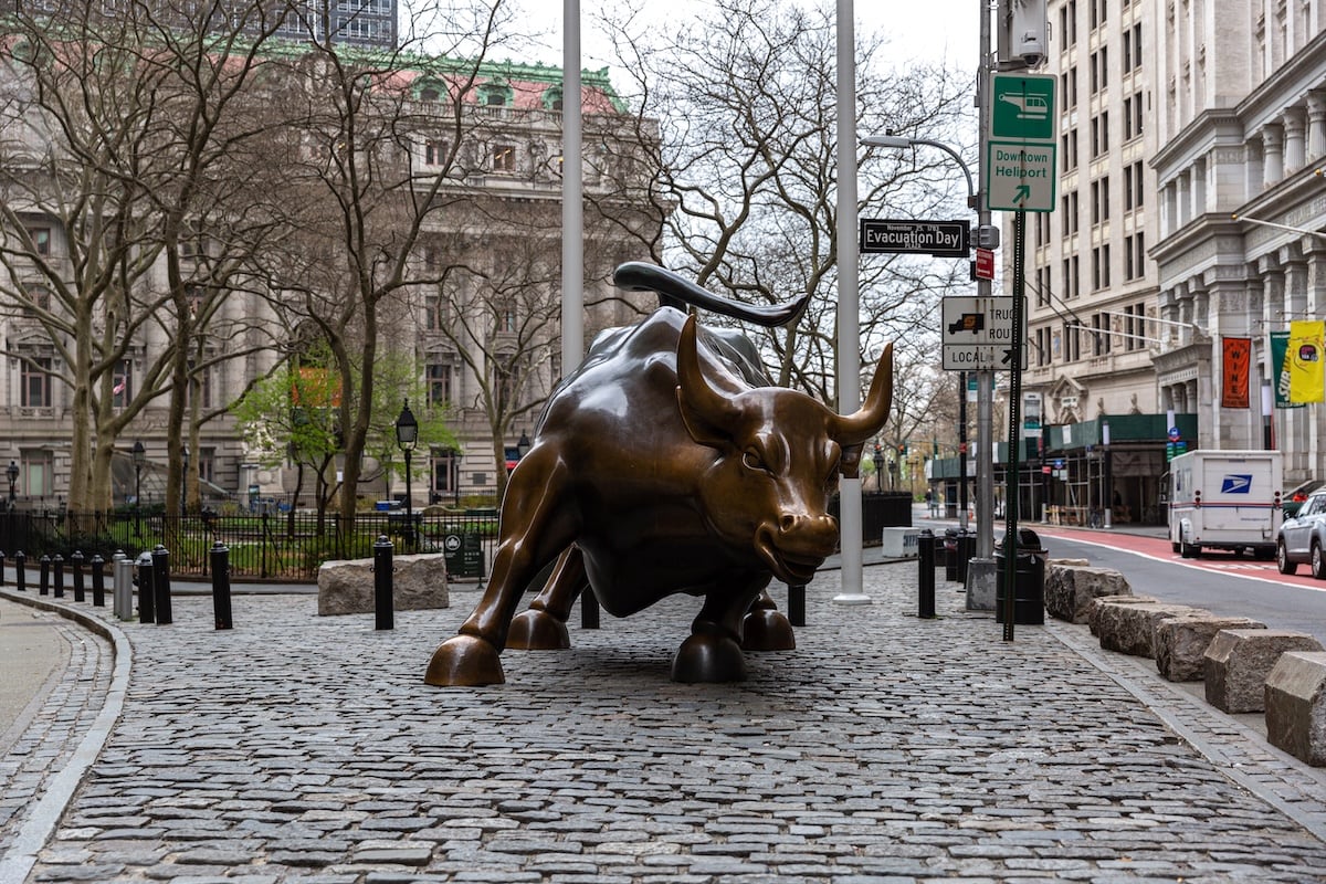 Wall Street bull